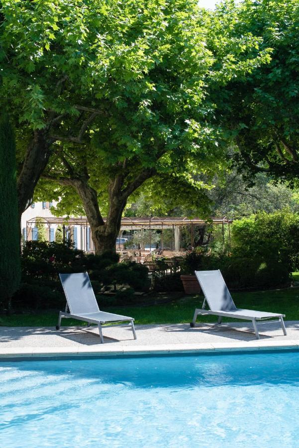 Societe Hoteliere De Montmirail Жигондас Екстериор снимка